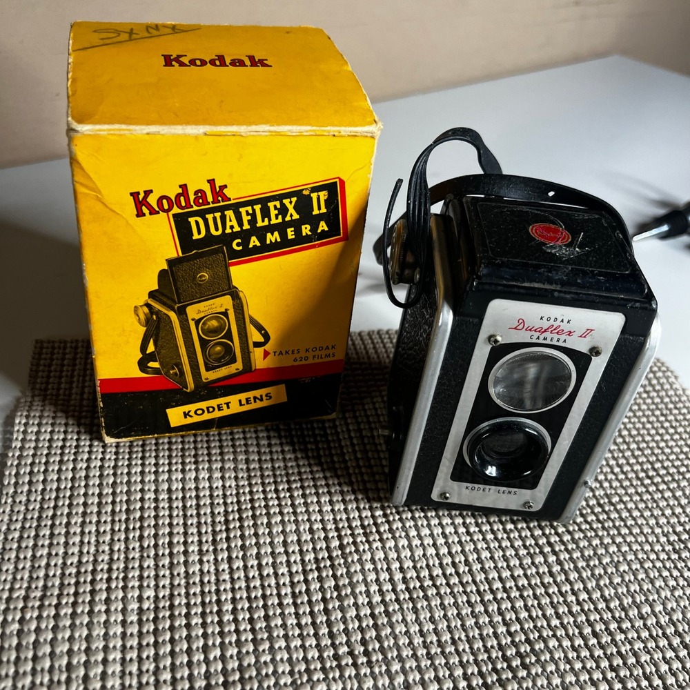 Vintage Kodak Duaflex II Camera Kodet Lens 620 Film Original Box TLR Style